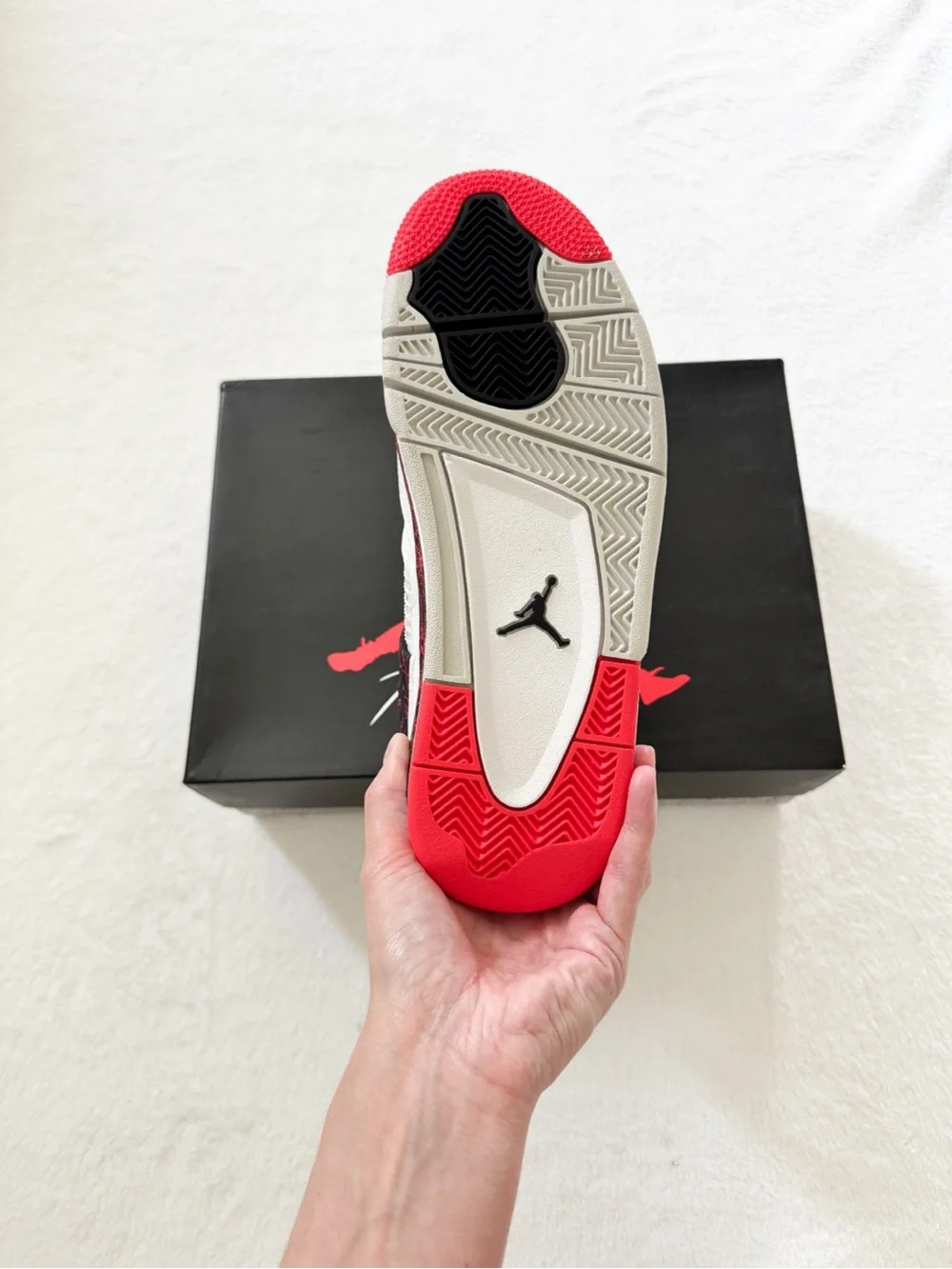 Jordan 4 Retro Pale Citron Bright Crimson White Black 2019 release size 8.5